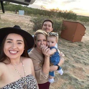 Meet your Posher, Holly